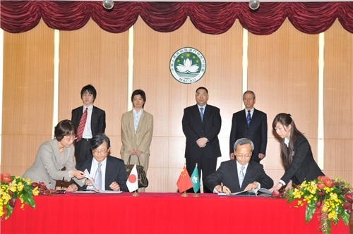 japan asa signing ceremony (chi) news release photo 10.02.10 resized 01.jpg