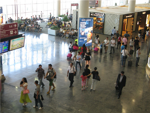 2013 summer extra and charter flights news release picture 1.jpg