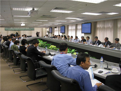 Air transport passenger rights consultation 17.08.10 (photo 1).jpg
